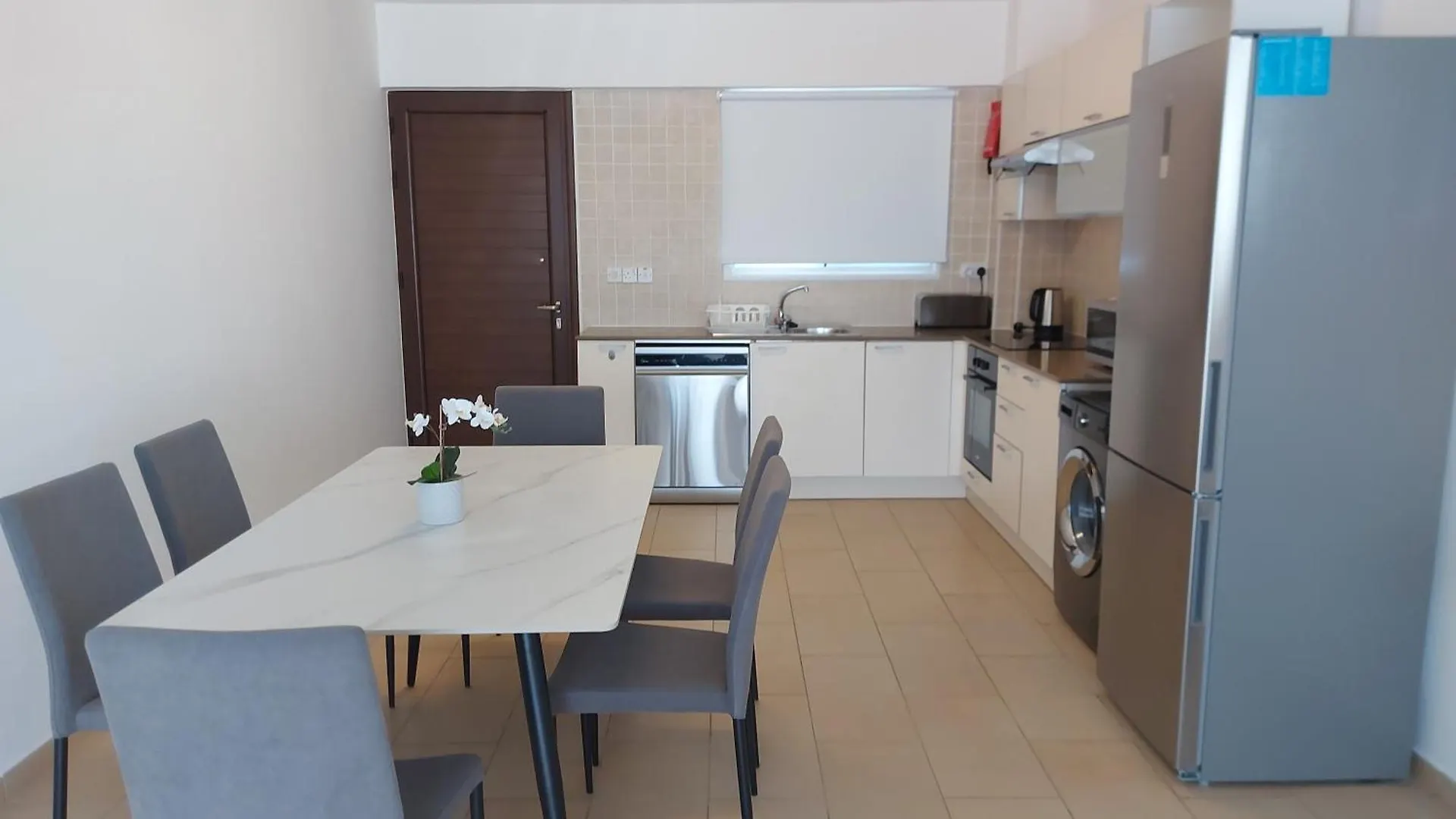 Nissi 3 Pool View 2 Bedroom Apartment With Large Veranda 圣纳帕