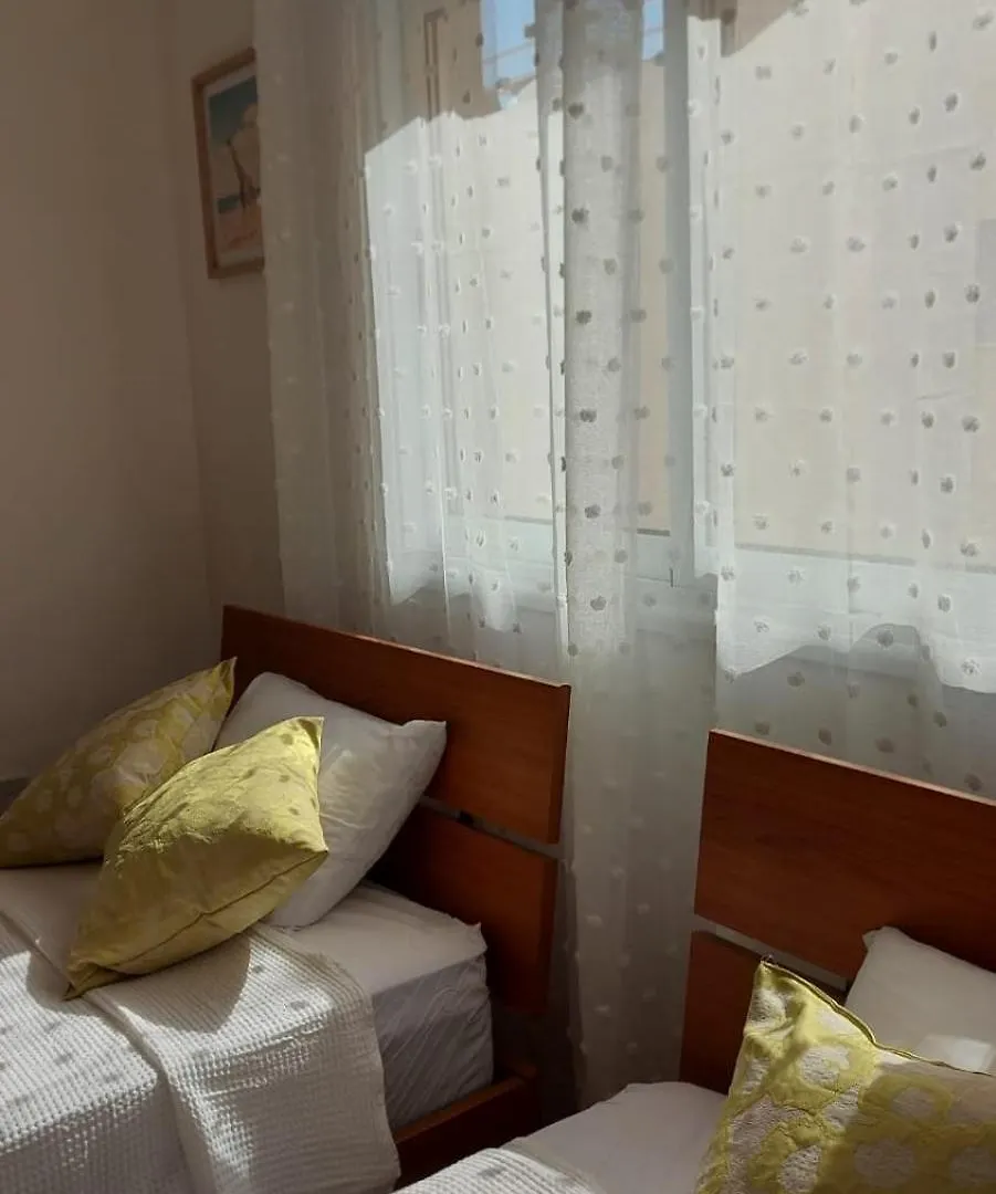 Nissi 3 Pool View 2 Bedroom Apartment With Large Veranda 圣纳帕 0*,  塞浦路斯