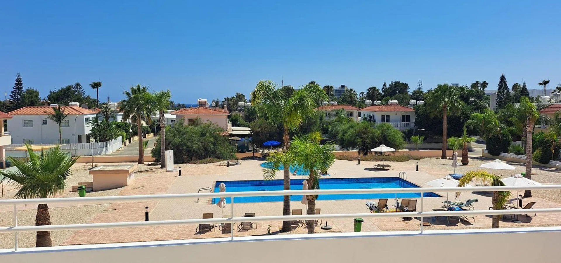 Nissi 3 Pool View 2 Bedroom Apartment With Large Veranda 圣纳帕